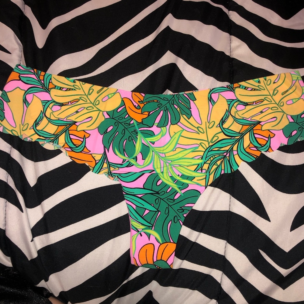 Victoria’s Secret PINK Thong, Size L, New With Tags